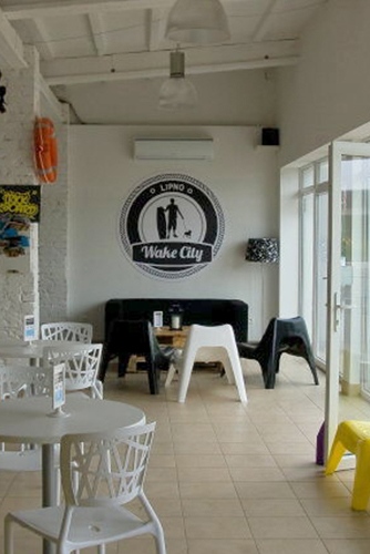 WAKE BAR
